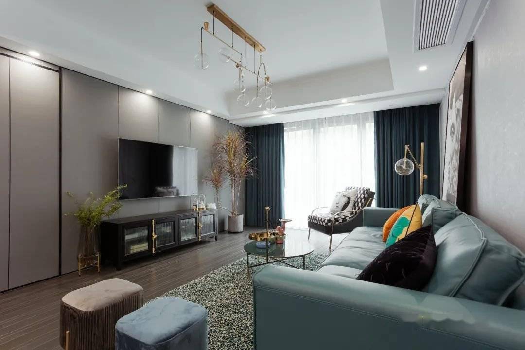 維尼定制 | 哪種護墻板最適合用于客廳的電視墻上